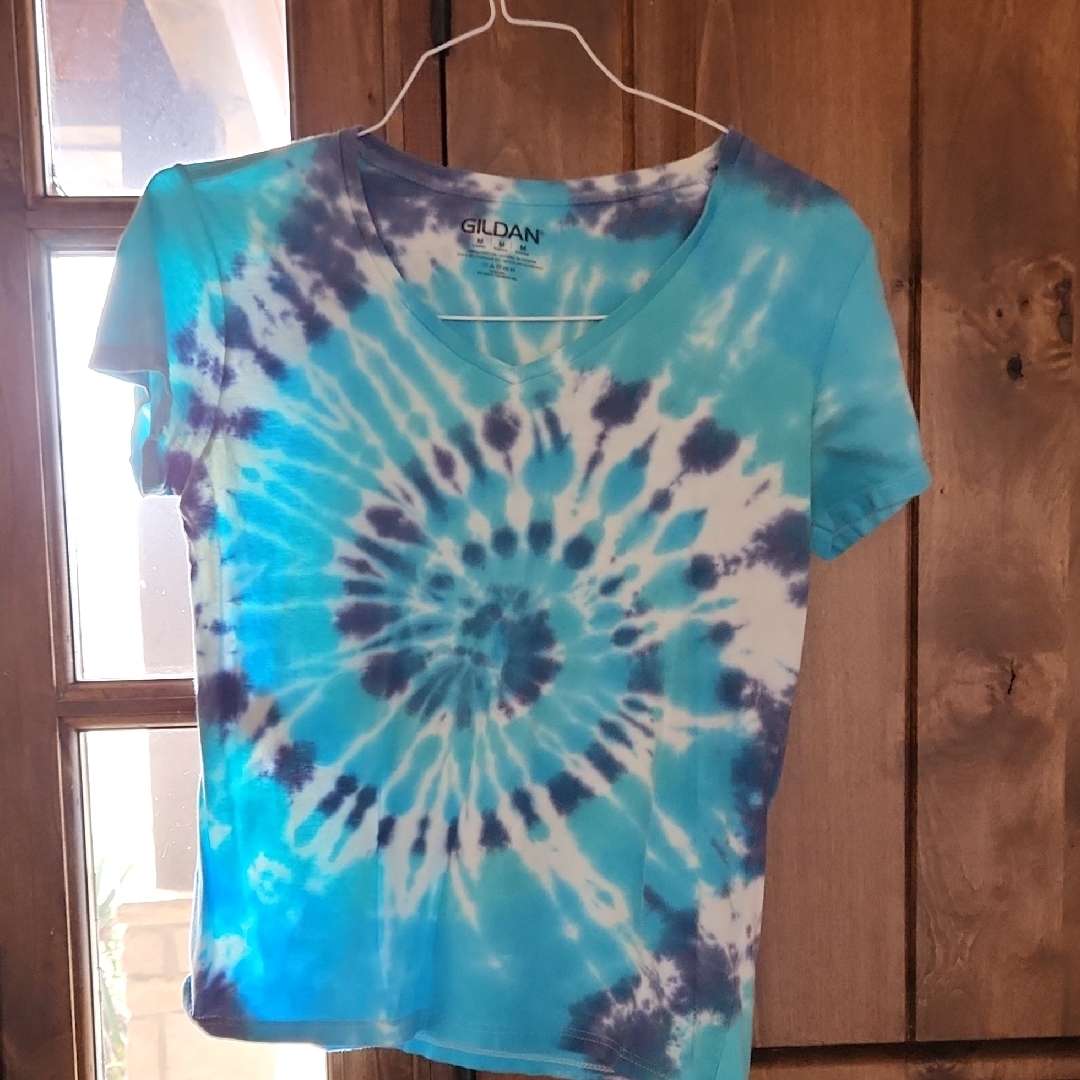 Gildan Turquoise And White Tie-Dye Tee